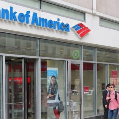 Informes-iniciales-senalan-intento-de-atentado-frente-a-Bank-of-America-en-Paris-verificacion-limitada