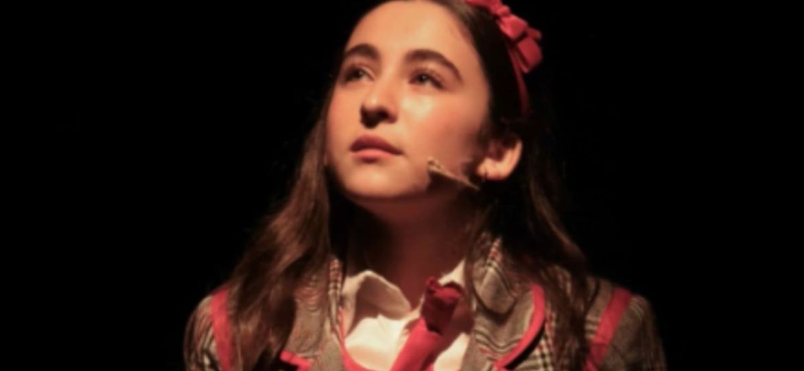 Lara-Campos-se-suma-a-la-version-mexicana-de-Matilda-el-musical-junto-a-Jaime-Camil-y-Gloria-Aura