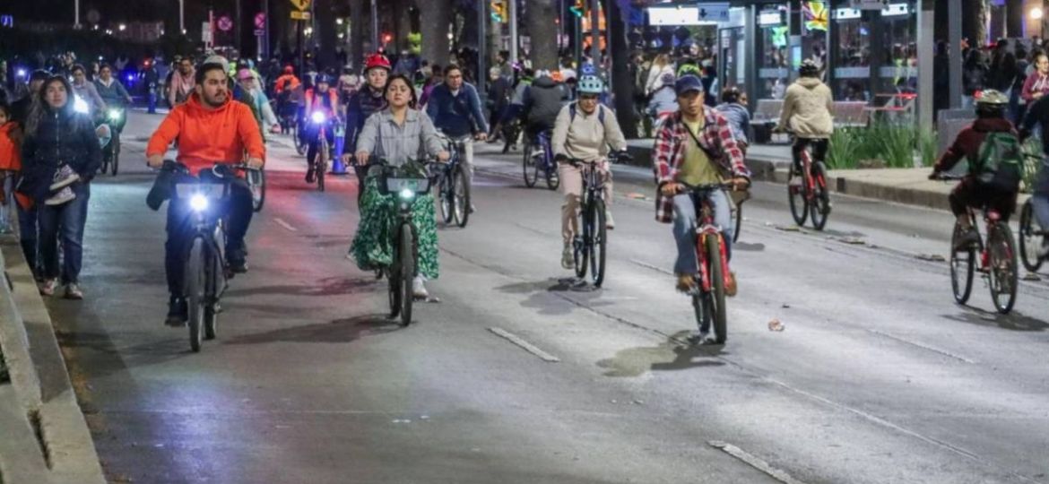Paseo-Nocturno-recorre-22-km-por-Reforma-y-el-Centro-Historico-cifras-de-asistencia-y-reduccion-de-CO2-no-se-verificaron