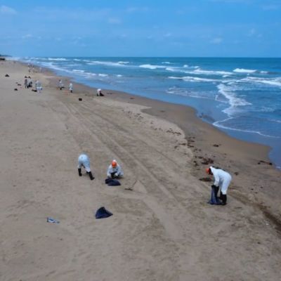 Pemex-destina-15-millones-de-pesos-para-apoyar-a-pescadores-afectados-por-derrame-en-el-sur-de-Veracruz