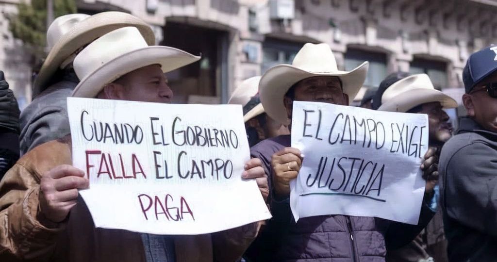 Productores-de-frijol-mantienen-planton-afuera-del-Palacio-de-Gobierno-de-Zacatecas-por-fallas-en-acopio