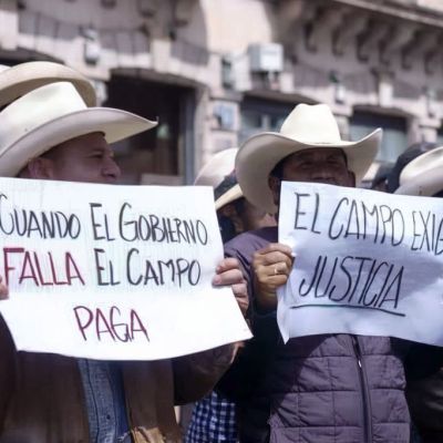 Productores-de-frijol-mantienen-planton-afuera-del-Palacio-de-Gobierno-de-Zacatecas-por-fallas-en-acopio