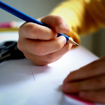 Senado-aprueba-iniciativa-que-prohibe-el-uso-comercial-de-la-imagen-de-menores-en-escuelas
