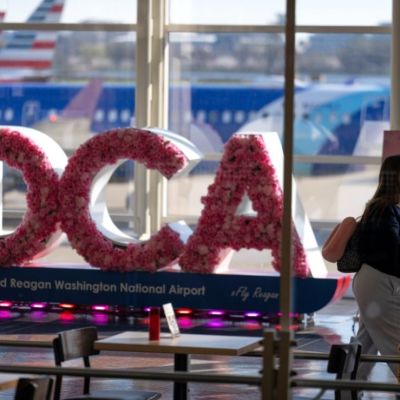 Suspenden-temporalmente-vuelos-en-la-zona-de-Washington-por-fuerte-olor-quimico-en-Potomac-TRACON