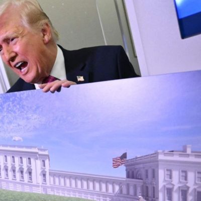 Trump-afirma-que-militares-participan-en-la-construccion-de-un-complejo-bajo-el-salon-de-baile-de-la-Casa-Blanca
