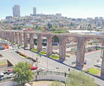 Activistas-protestan-en-Queretaro-por-el-consumo-de-agua-de-los-data-centers