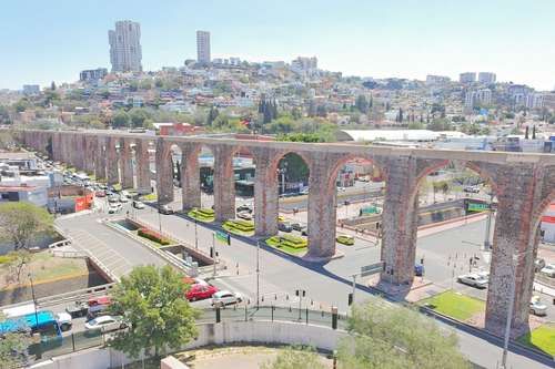 Activistas-protestan-en-Queretaro-por-el-consumo-de-agua-de-los-data-centers