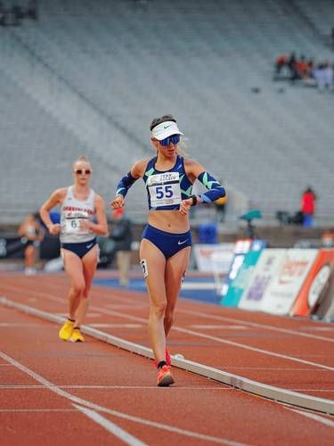 Alegna-Gonzalez-gana-el-oro-y-bate-el-record-mexicano-en-5000-m-marcha-en-los-Penn-Relays