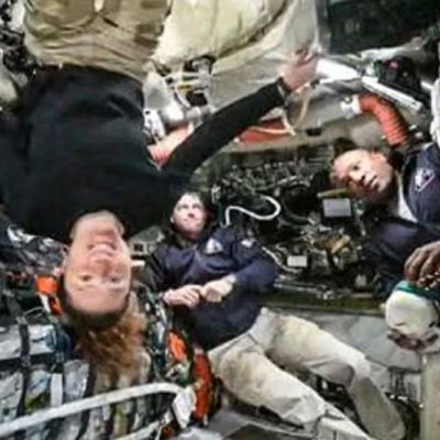 Artemis-II-abandona-la-orbita-terrestre-y-se-dirige-a-un-sobrevuelo-lunar