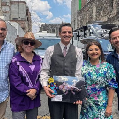 Clara-Brugada-visita-a-Pedro-Pascal-en-la-CDMX-y-lo-felicita-por-su-51.o-cumpleanos