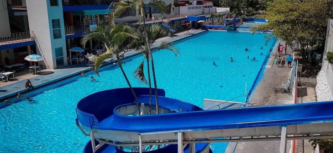 Conciertos-y-actividades-en-el-balneario-Agua-Hedionda-para-Semana-Santa-2026