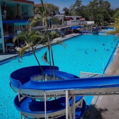 Conciertos-y-actividades-en-el-balneario-Agua-Hedionda-para-Semana-Santa-2026
