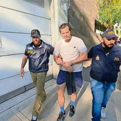 Detienen-en-Argentina-al-contralmirante-Fernando-Farias-FGR-investiga-aportaciones-millonarias-a-polizas