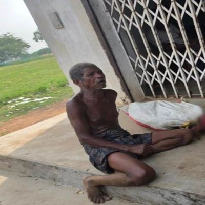En-Odisha-un-hombre-exhuma-los-restos-de-su-hermana-y-los-lleva-al-banco-para-reclamar-sus-ahorros