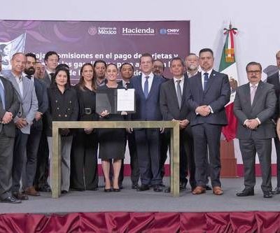 Gobierno-y-la-banca-acuerdan-eliminar-temporalmente-comisiones-en-pagos-con-tarjeta-y-vales-en-gasolineras
