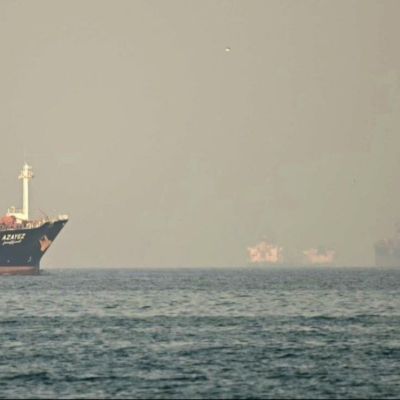 Iran-autoriza-el-paso-de-buques-con-productos-basicos-y-ayuda-humanitaria-por-el-estrecho-de-Ormuz