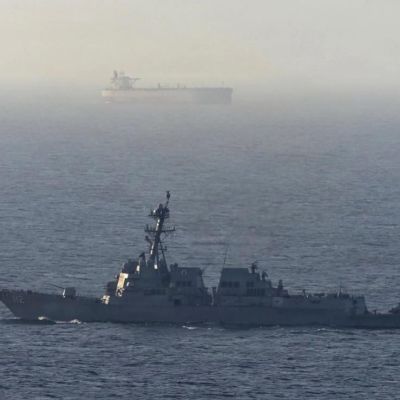 Iran-ofrece-reabrir-el-estrecho-de-Ormuz-si-EE.-UU.-levanta-el-bloqueo-y-termina-la-guerra