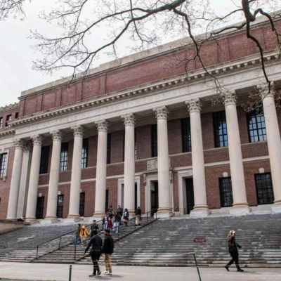 Juez-federal-en-Boston-frena-exigencia-del-Gobierno-de-Trump-para-recopilar-datos-de-raza-en-admisiones-universitarias
