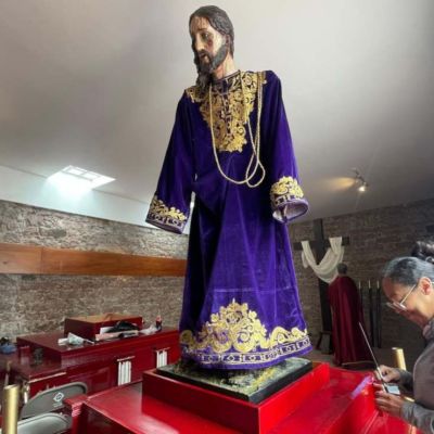 Manos-que-devuelven-la-memoria-la-restauracion-de-las-imagenes-de-la-Procesion-del-Silencio-en-San-Luis-Potosi