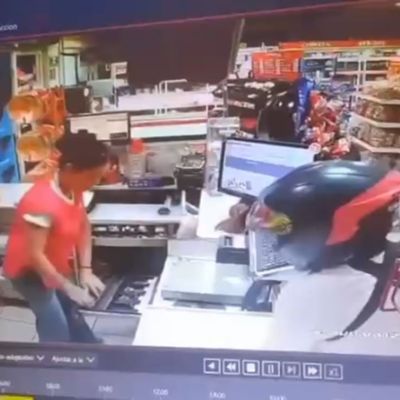 Motociclistas-asaltan-tienda-en-la-colonia-La-Pradera-Cuernavavaca