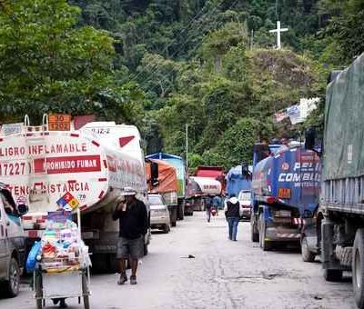 Movilizaciones-y-bloqueos-presionan-al-gobierno-de-Rodrigo-Paz-en-Bolivia-1