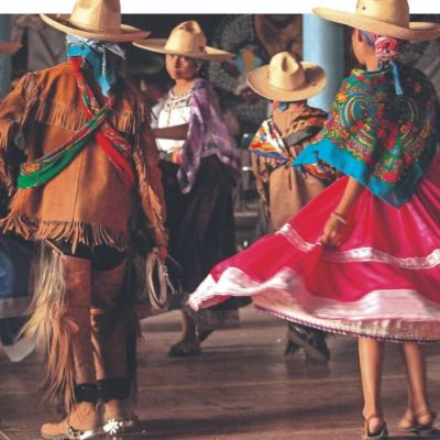 Ninos-Nuu-Savi-preservan-la-Danza-de-los-Rubios-en-Santiago-Juxtlahuaca