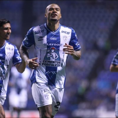 Pachuca-vence-2-1-a-Cruz-Azul-Kenedy-firma-doblete-y-corta-el-invicto