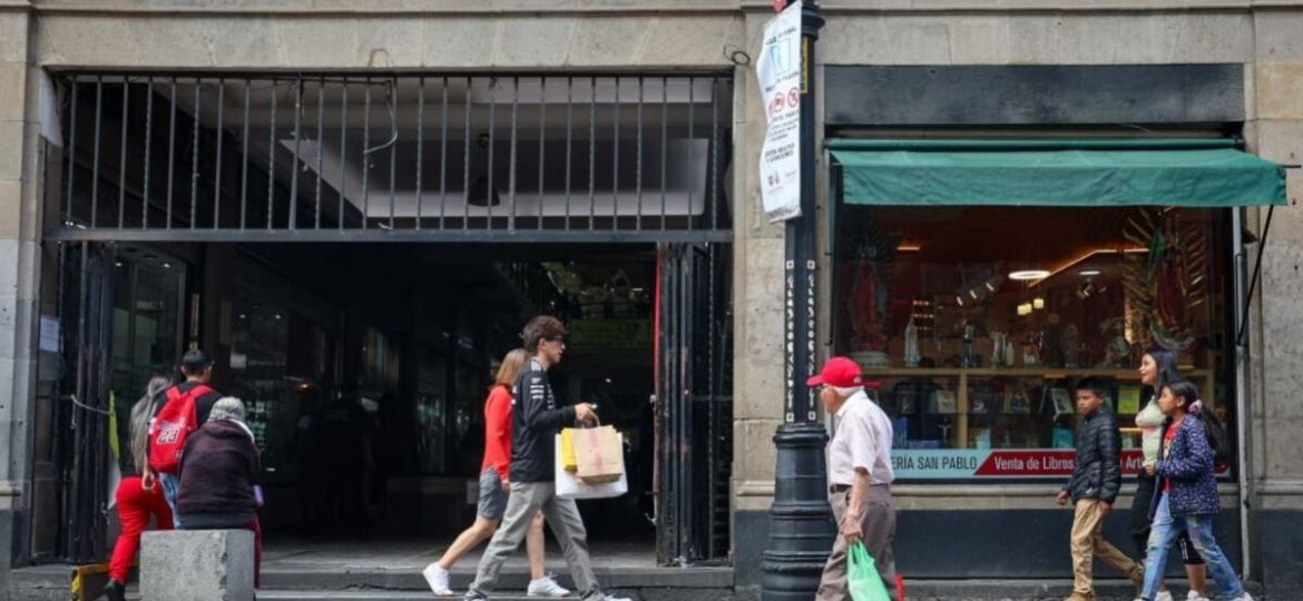 Pasaje-Catedral-comercios-de-arte-sacro-frente-a-la-gentrificacion-y-la-competencia-china