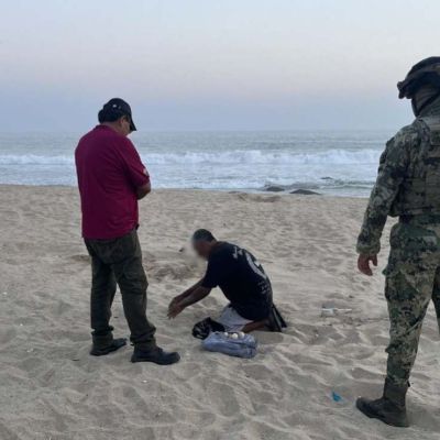 Semar-y-Profepa-aseguran-huevos-de-tortuga-golfina-en-Playa-La-Escobilla-durante-la-temporada-2025–2026