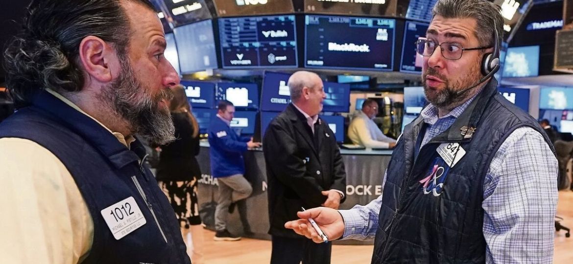 Trump-anuncia-que-seguira-atacando-a-Iran-bolsas-caen-y-el-petroleo-supera-los-US100