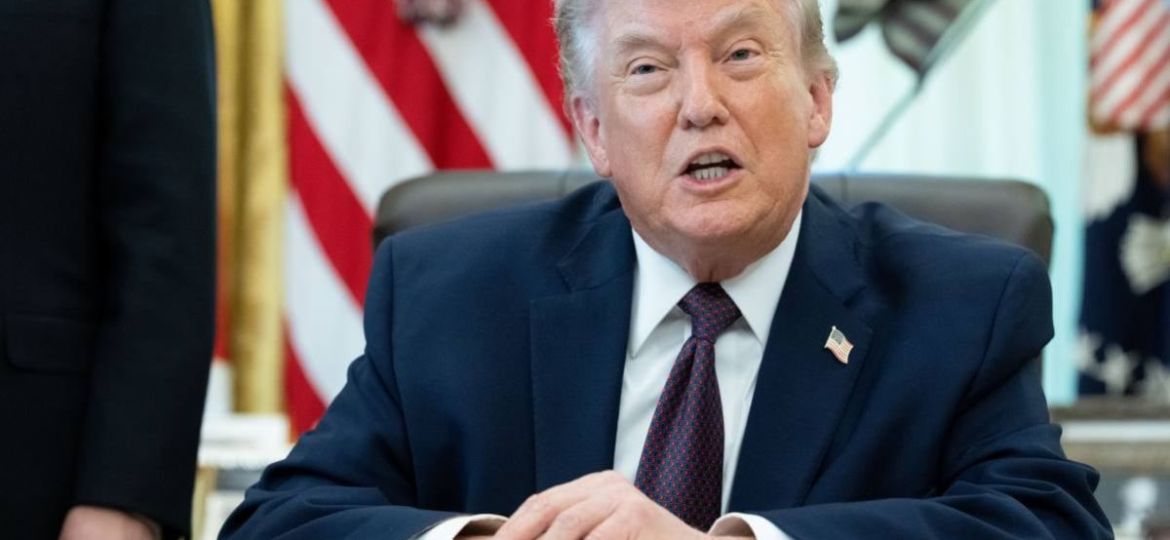 Trump-firma-decreto-que-impone-aranceles-de-hasta-100-a-medicamentos-importados-y-anuncia-revision-de-aranceles-a-metales