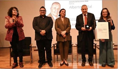 Alberto-Dallal-recibe-la-Medalla-Bellas-Artes-2026-en-la-categoria-de-Danza