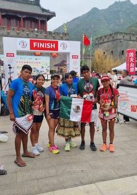 Atletas-indigenas-mexicanos-triunfan-en-el-23-Maraton-de-la-Gran-Muralla-China