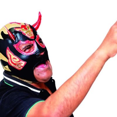 Cancerbero-de-las-canchas-al-ring-30-anos-de-carrera-en-la-lucha-libre