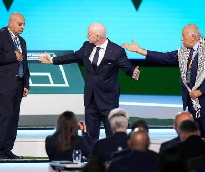 Dirigente-palestino-rechaza-foto-con-representante-israeli-durante-el-Congreso-de-la-FIFA