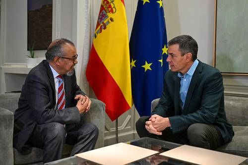 Evacuan-a-pasajeros-del-crucero-MV-Hondius-en-Tenerife-tras-brote-de-hantavirus