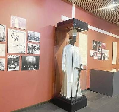 Exposicion-Obispo-Rojo-reune-el-legado-de-Sergio-Mendez-Arceo-en-la-Cineteca-Nacional-Xoco