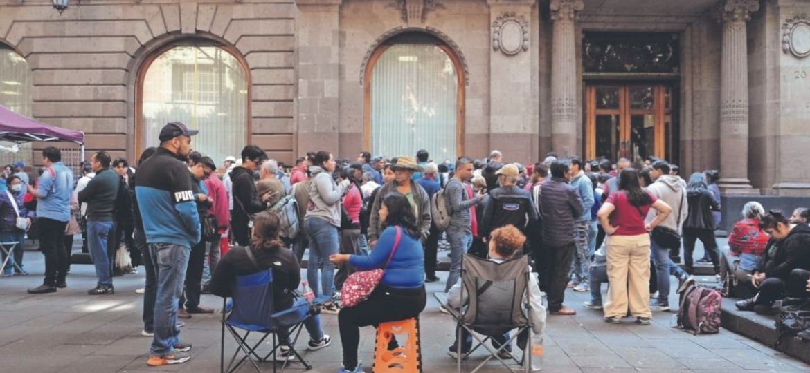 Filas-por-las-monedas-conmemorativas-del-Mundial-2026-tras-inicio-de-canje-de-Banxico