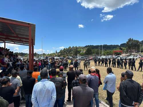Frenan-exodo-en-El-Durazno-Tamazula-Ejercito-Guardia-Nacional-y-policias-convencen-a-familias-de-no-abandonar-la-comunidad