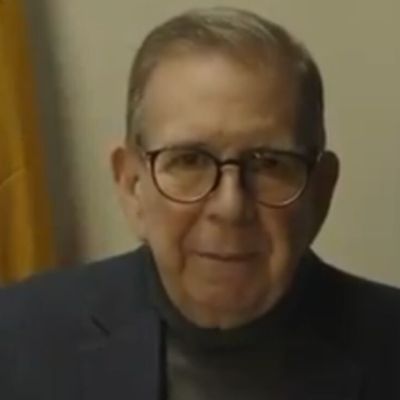 Gonzalez-Urrutia-respalda-convocar-nuevas-presidenciales-y-pide-una-democracia-real