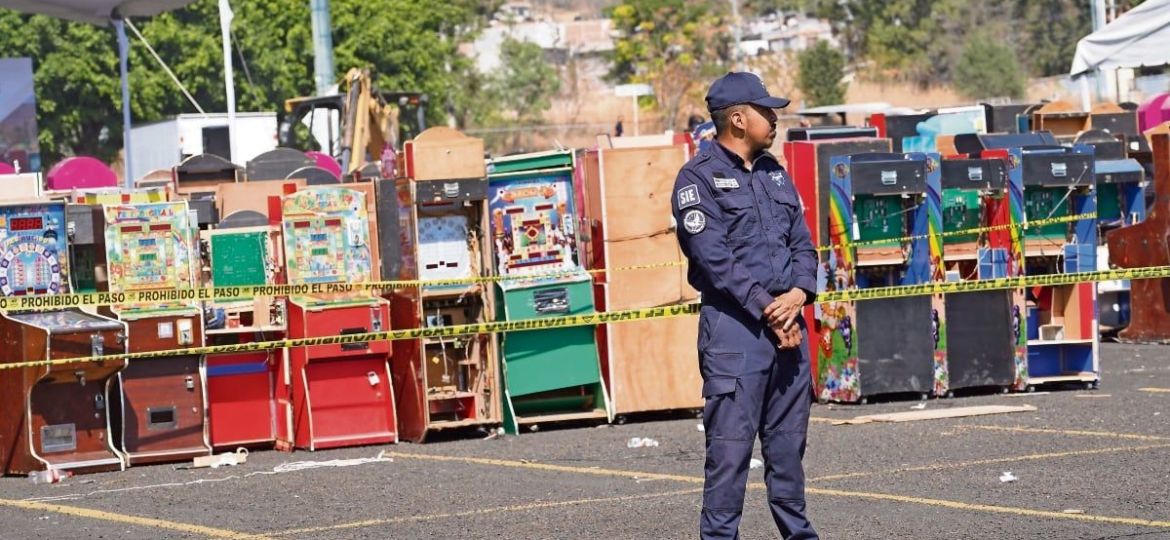 Grupos-criminales-imponen-maquinas-tragamonedas-a-comercios-decomisos-se-disparan
