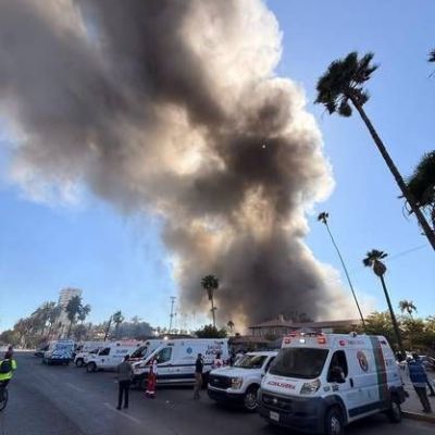 Incendio-en-Plaza-Fiesta-Las-Palmas-de-Los-Mochis-deja-al-menos-cinco-muertos-y-decenas-intoxicados