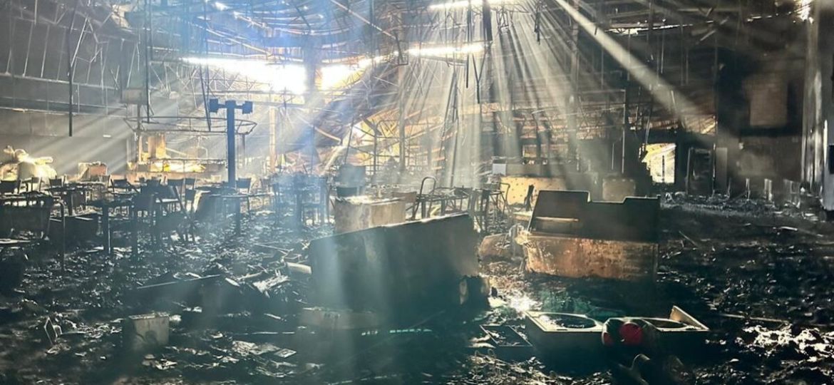 Incendio-en-Plaza-Fiesta-Las-Palmas-de-Los-Mochis-deja-al-menos-cuatro-muertos-y-decenas-de-lesionados