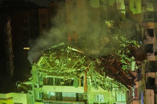 Israel-bombardea-los-suburbios-del-sur-de-Beirut-y-afirma-haber-matado-a-un-comandante-de-Hezbollah
