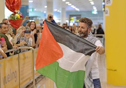 Israel-deporta-a-dos-activistas-de-la-Flotilla-Global-Sumud-tras-su-detencion-1