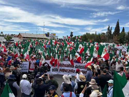 Miles-marchan-en-Chihuahua-Morena-exige-juicio-politico-contra-la-gobernadora-Maru-Campos-por-caso-de-agentes-de-la-CIA