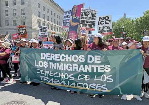Miles-se-movilizan-en-Estados-Unidos-por-el-Primero-de-Mayo-los-reclamos-incluyen-derechos-laborales-e-inmigracion