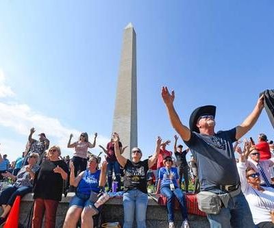 Miles-se-reunen-en-el-National-Mall-para-Rededicate-250-maraton-de-oracion-por-el-250.o-aniversario-de-EU