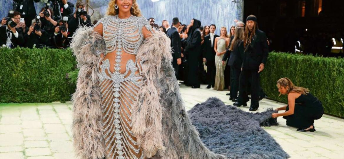 Protestas-y-llamados-a-boicot-rodean-la-Met-Gala-2026-tras-el-patrocinio-de-Jeff-Bezos