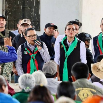 Segob-y-gobierno-de-Guerrero-proponen-mesa-de-dialogo-y-atienden-a-desplazados-en-Chilapa